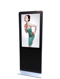 Androider OS-Boden, der LCD-digitale Beschilderung mit IR-Touch Screen Funktion steht